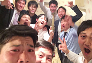 大学時代のテニス部との結婚式3次会!!このメンバーとはいつまでもノリが変わらないんです!!